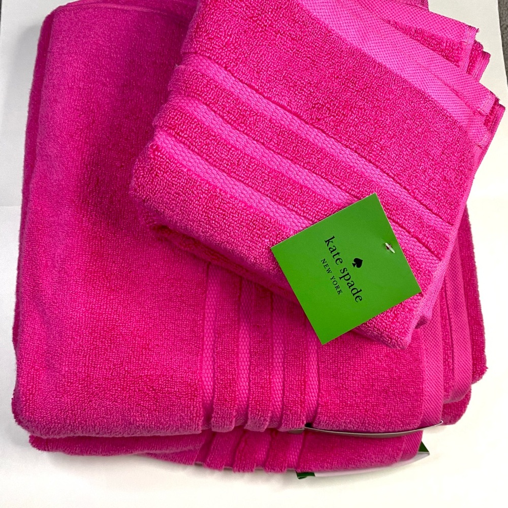Kate Spade Valentines hot pink luxury bath towel set large hand